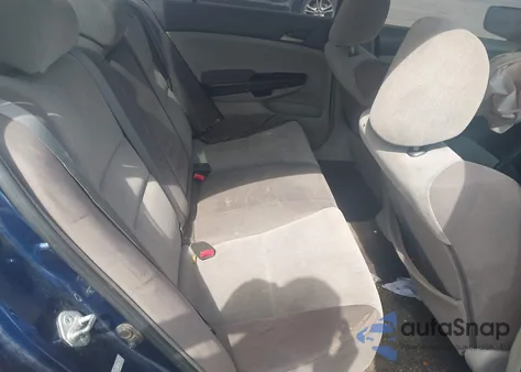 2008 Honda Accord Lxp z USA, uszkodzony, nr VIN 1HGCP26488A135796